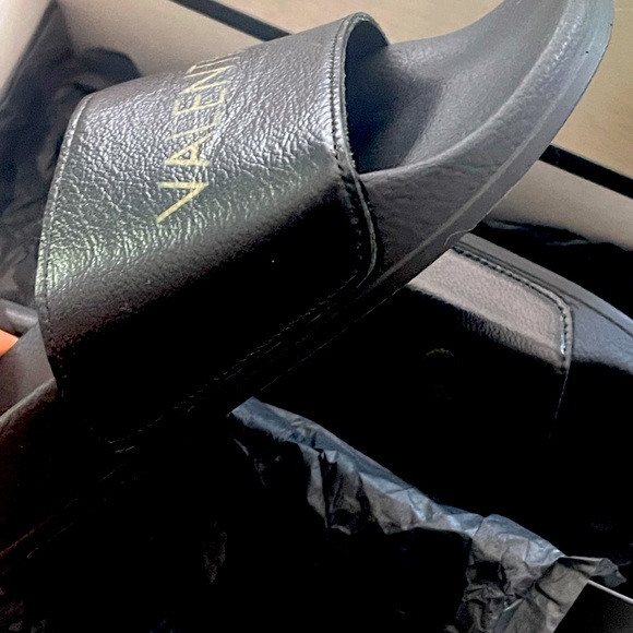 Valentino slides in size 40/ 9 used few times  still in box great condition - Picture 10 of 10